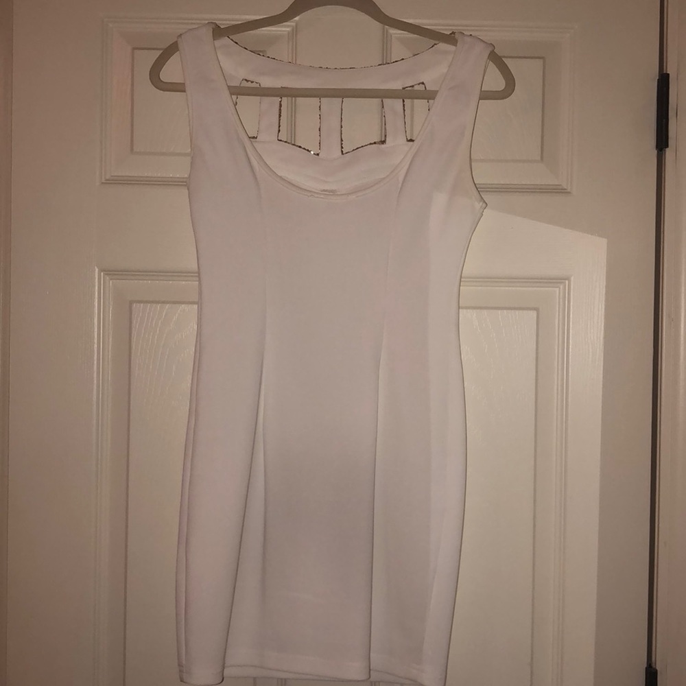 White and gold dress - Picture 3 of 3